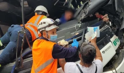 Accidente de bus en vía Medellín-Urabá.