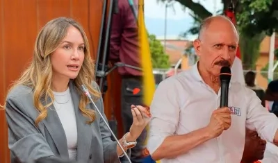 Los senadores Ana María Castañeda y Temístocles Ortega.