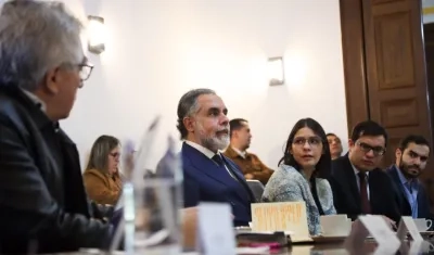 Armando Benedetti en la reunión con la UNP. 