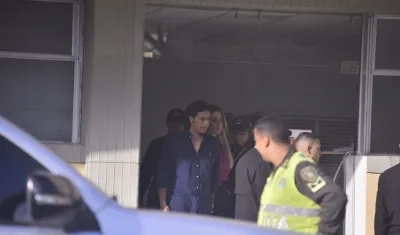 Nicolás Petro y su pareja, Laura Ojeda. 