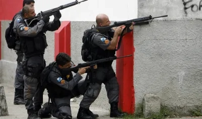 Policías en Río de Janeiro. 