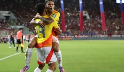 Luis Suárez y Luis Díaz celebrando uno de los goles.