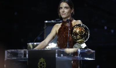 Aitana Bonmatí es la primera jugadora que logra tres Balones de Oro consecutivos.