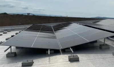 Se instalarán 2 mil paneles solares. 