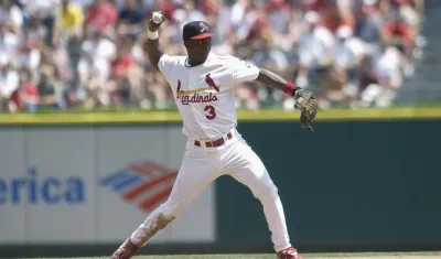 Édgar Rentería jugó en los Cardenales de 1999 a 2004.