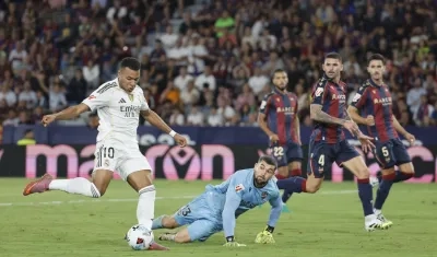 Kylian Mbappé marca el cuarto gol del Real Madrid, segundo en su cuenta personal. 