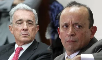 Álvaro Uribe y Santiago Uribe.