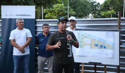 Alcalde Alejandro Char en el barrio Barlovento.