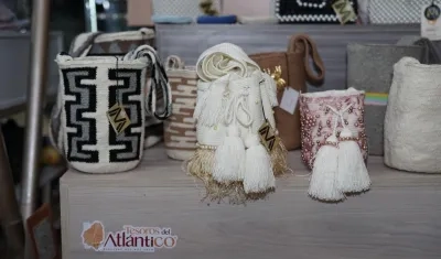 Las artesanías hacen parte de la feria.