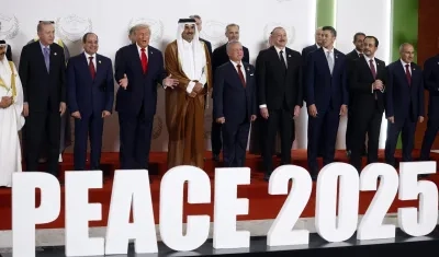 Mandatarios durante la  Cumbre de Paz de Gaza.