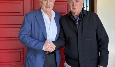 Los expresidentes Andrés Pastrana y Álvaro Uribe.