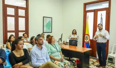 Reunión del Instituto Geográfico Agustín Codazzi (IGAC) presentando la estrategia AtlántIGAC.