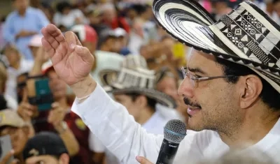 El precandidato Iván Cepeda.