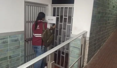 Cierre del área de piscina de la sede de Confamiliar de la calle 48 con carrera 43. 