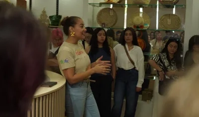 Directora en recorrido Baranoa