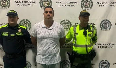 Edwin Alberto Cataño Guevara tras ser presentado por las autoridades. 