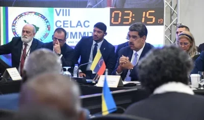 El vicecanciller de Venezuela para América Latina, Rander Peña con el Presidente Nicolás Maduro