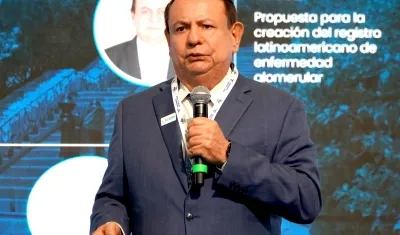 Gustavo Aroca, Jefe de la División de Nefrología de la Clínica de la Costa de Barranquilla y docente en Unisimón. 