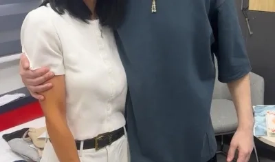 La colombiana Rebecca González con el colombo israelí Elkana Bohbot.