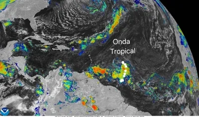 Onda tropical según imagen satelital.