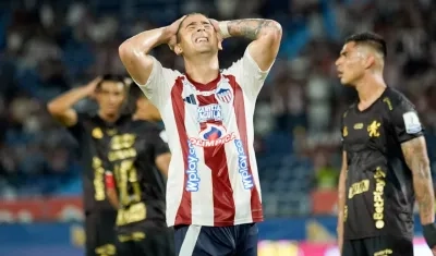 Paiva lamentándose no haber podido anotar el empate ante América.