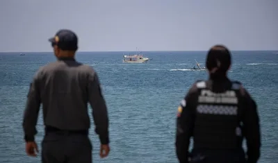 Policía Bolivariana en custodia de playas en el Caribe
