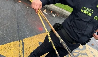 Algunas de las flechas con que atacaron a los policías. 