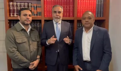 Izq. a Der.: Wilson Quimbayo; Armando Benedetti; Álvaro González.