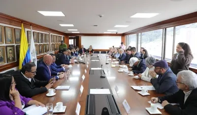 Reunión de la Comisión Nacional de Control Electoral.