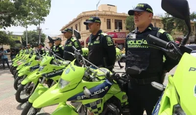 Los policías garantizarán la seguridad durante la noche de este viernes. 