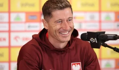 Robert Lewandowski en rueda de prensa con la selección polaca.