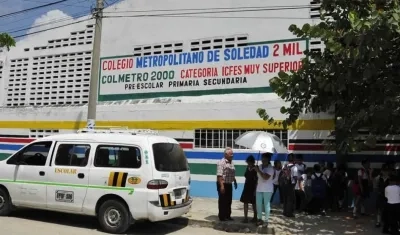 Colegio Metropolitano de Soledad 2000.