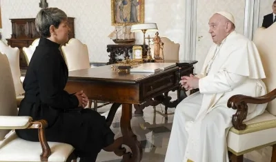 Verónica Alcocer durante su visita al Papa Francisco. 