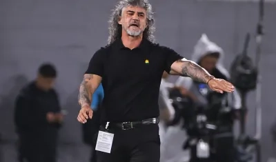 Leonel Álvarez, director técnico del Atlético Bucaramanga. 