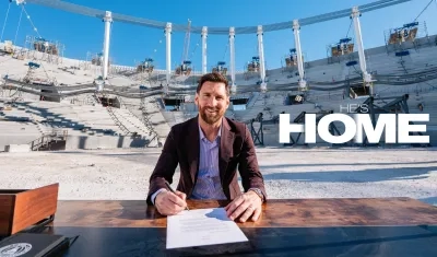 Lionel Messi firmó la extensión de su contrato con el Freedom Park como escenario.