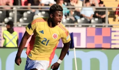 El delantero Néiser Villarreal reaparece tras cumplir fecha de suspensión.