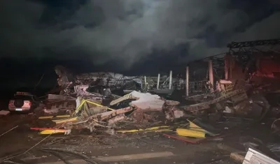 Vivienda destrozada en Brasil por el tornado.
