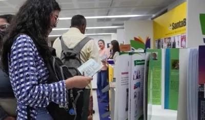 Los stands se encuentran en la Galería de la Plaza de la Paz. 