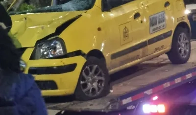 Carro que protagonizó el accidente en Bogotá.