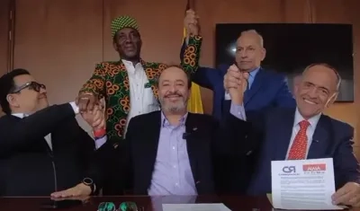 El director de Cambio Radical, Germán Córdoba, y los representantes de la Coalición Alma.