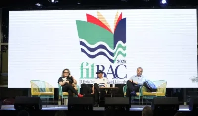 Adriana Ángel, directora de la Feria Internacional del Libro de Bogotá; Juan Ospino, Secretario de Cultura del Distrito; y Misael Blanco, gerente del Círculo de Lectores.