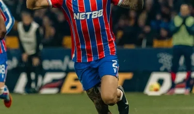 Daniel Muñoz celebrando su gol.