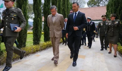 El Presidente Gustavo Petro y el Ministro de Defensa, Pedro Sánchez.