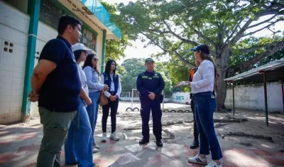 Secretaría de Educación de Soledad con las autoridades.