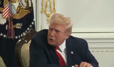 Momento en que Trump ataca a la reportera.