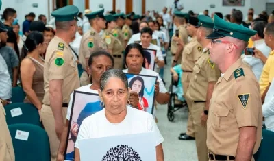 Familias de víctimas de 'falsos positivos'.