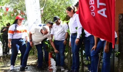 Eduardo Verano, gobernador del Atlántico, en la inauguración del acueducto.