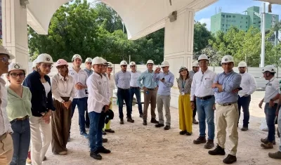 Visita a obras del Teatro Amira De la Rosa.