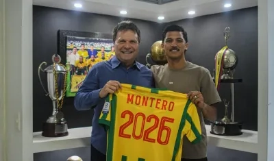 Fredy Montero con Helmut Wennin, de Colombiagol. 