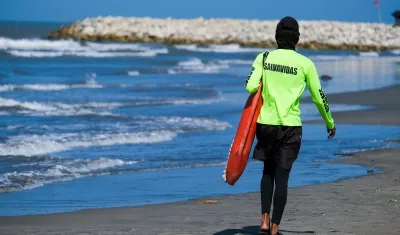 La Bandera Azul exige cumplir 33 criterios internacionales.